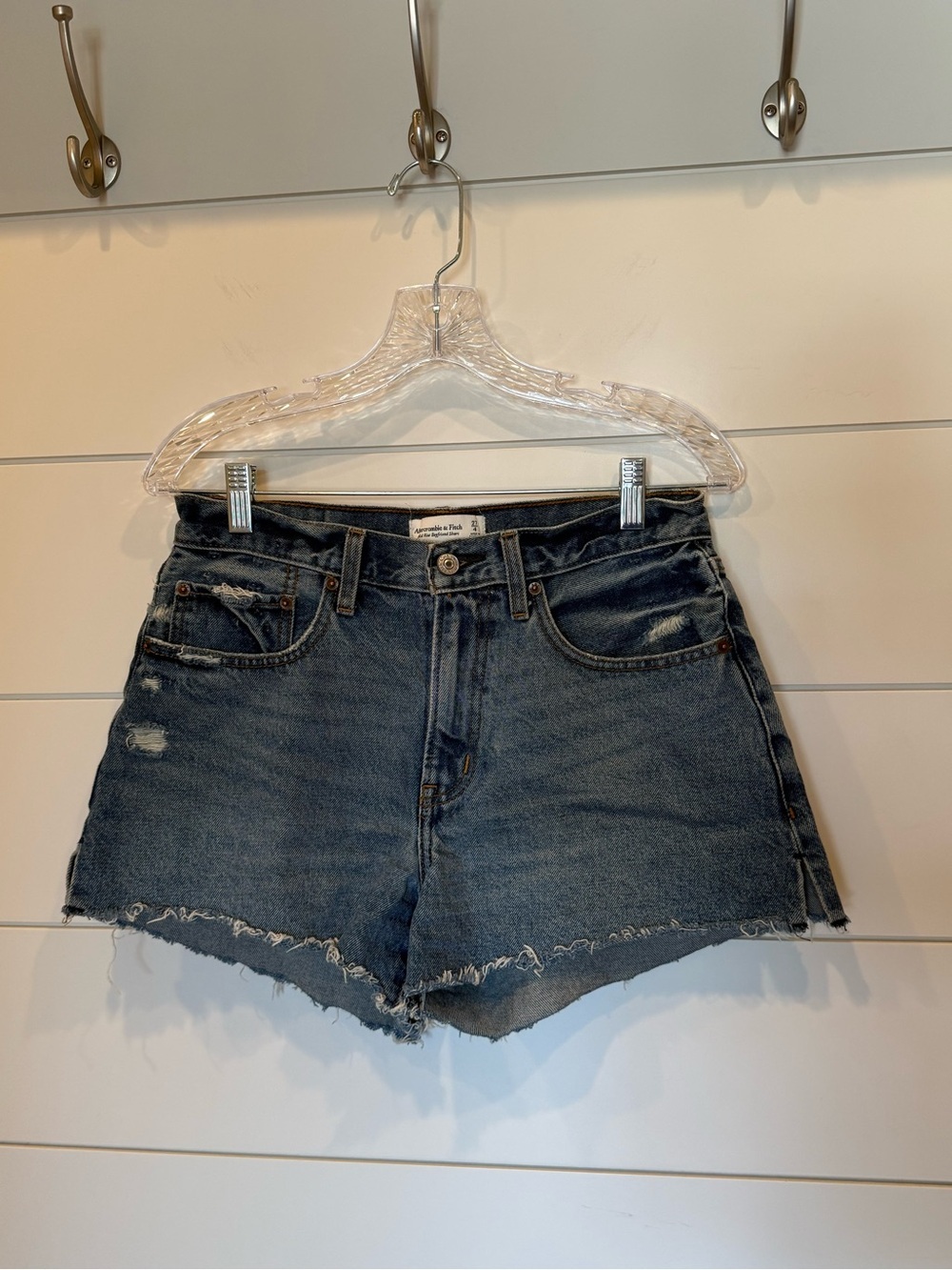 Abercrombie Mid Rise Boyfriend Short 27/4 Curve Love